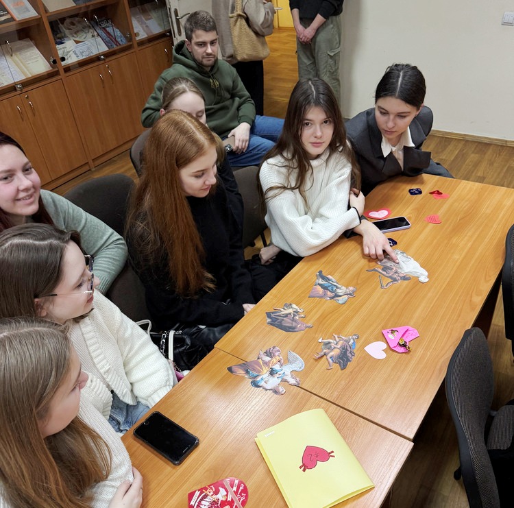 Учасники возз'єднуть відомі античні пари